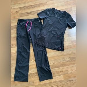 Smitten Women’s Black Scrub Set, XS